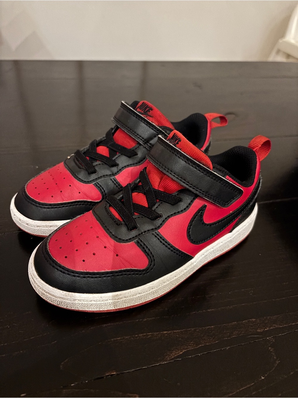 Nike Kids Red and Black Hook-and-Loop Low-Top Sneakers